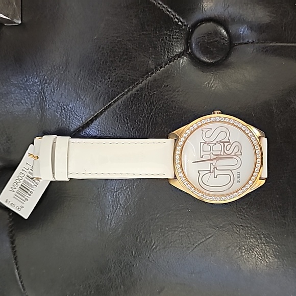 LDS Guess Watch (W90031L1) - Picture 1 of 2